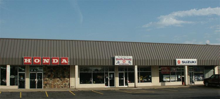 Front Store of Honda Suzuki of Warren